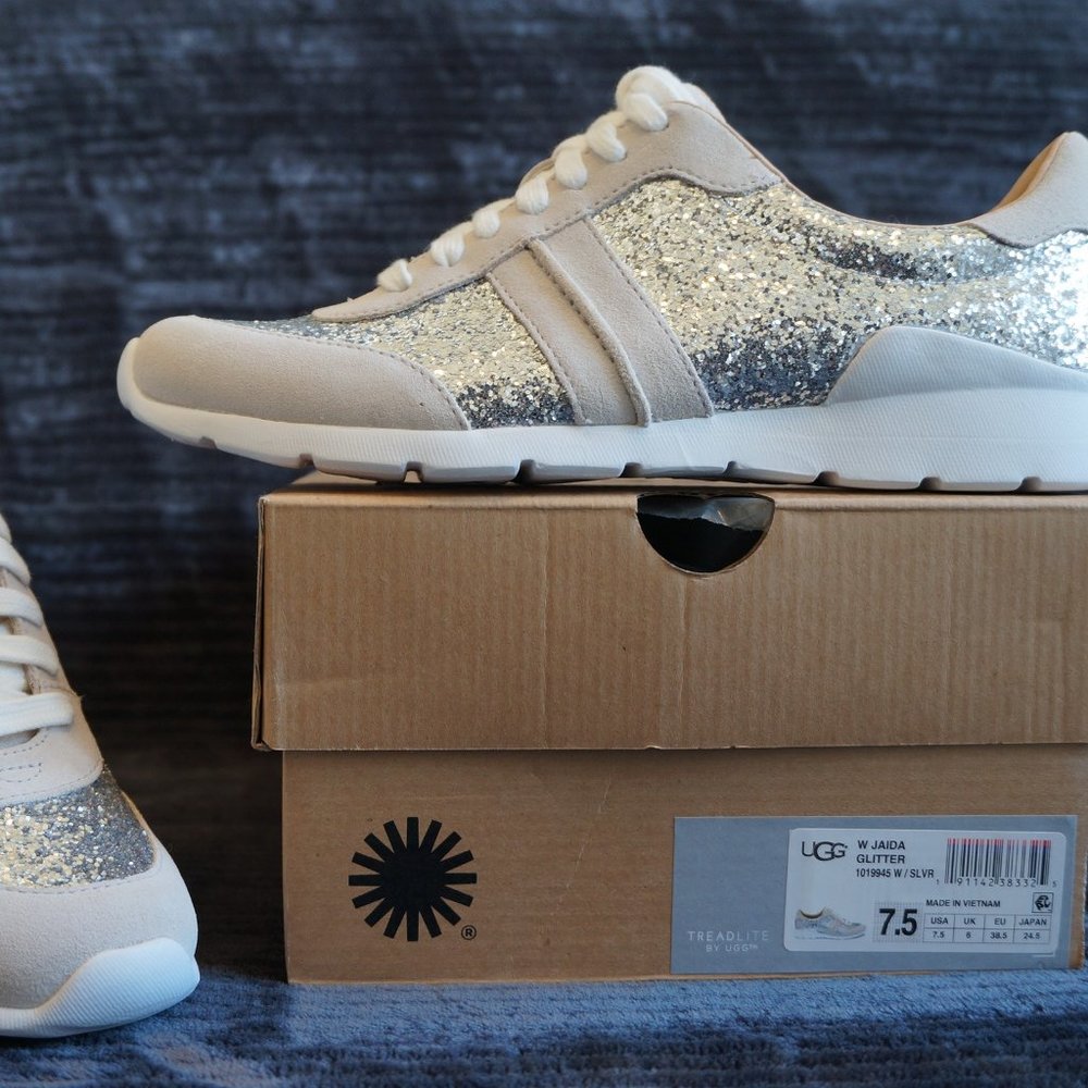 UGG - JAIDA SNEAKERS  "NEW IN BOX"